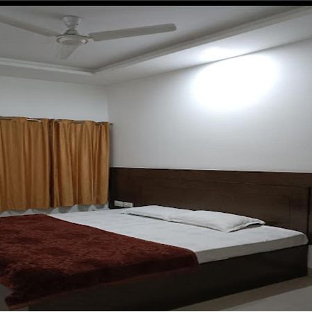 Supreme Guest House By Wb Inn Agra  Ngoại thất bức ảnh