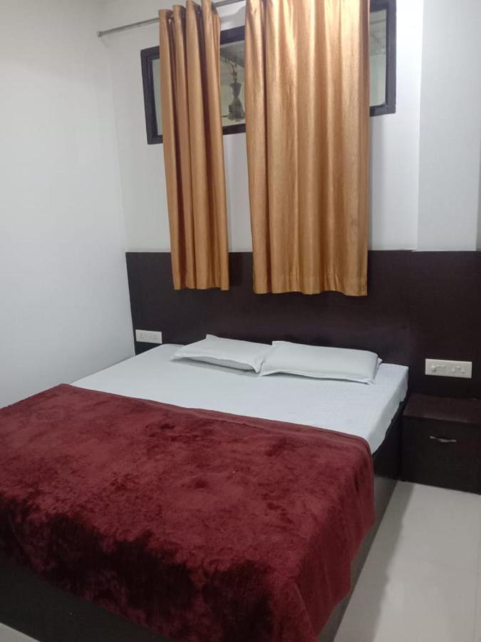 Supreme Guest House By Wb Inn Agra  Ngoại thất bức ảnh