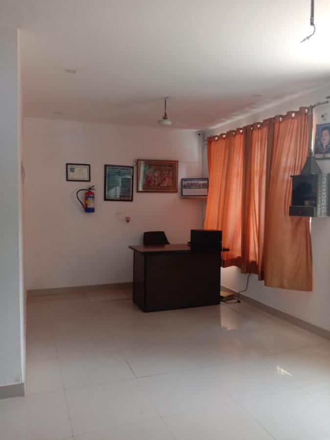 Supreme Guest House By Wb Inn Agra  Ngoại thất bức ảnh