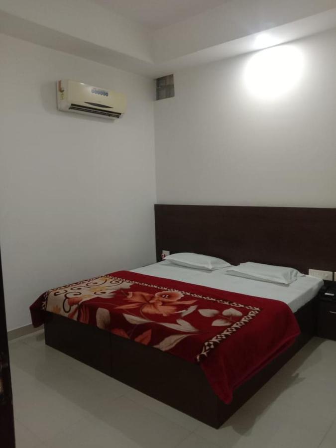 Supreme Guest House By Wb Inn Agra  Ngoại thất bức ảnh