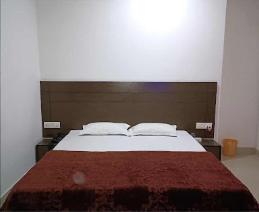 Supreme Guest House By Wb Inn Agra  Ngoại thất bức ảnh