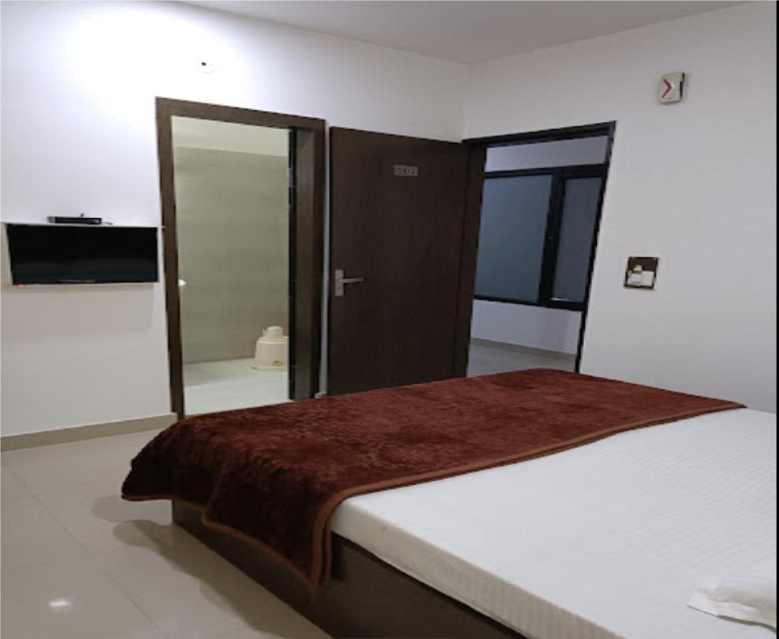 Supreme Guest House By Wb Inn Agra  Ngoại thất bức ảnh