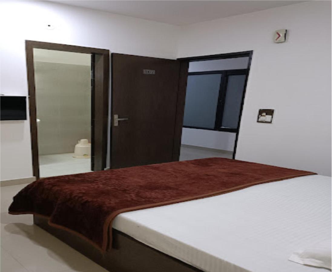 Supreme Guest House By Wb Inn Agra  Ngoại thất bức ảnh